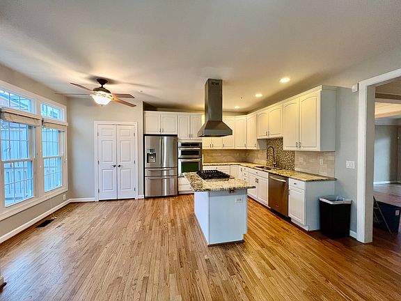 2nd image of 10420 Dalebrooke Ln