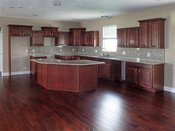 3rd image of 507 Steer Creek Way
