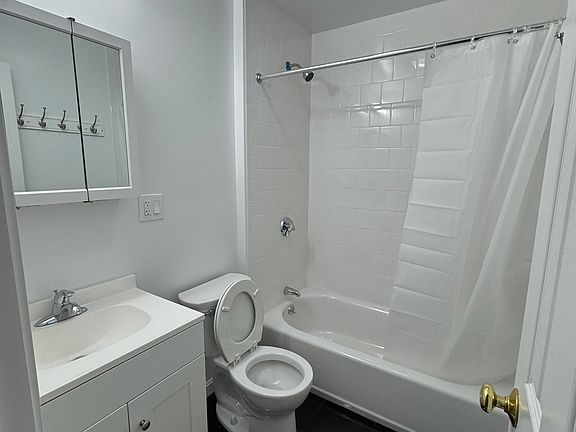 3rd image of 58 Westland Ave APT 14