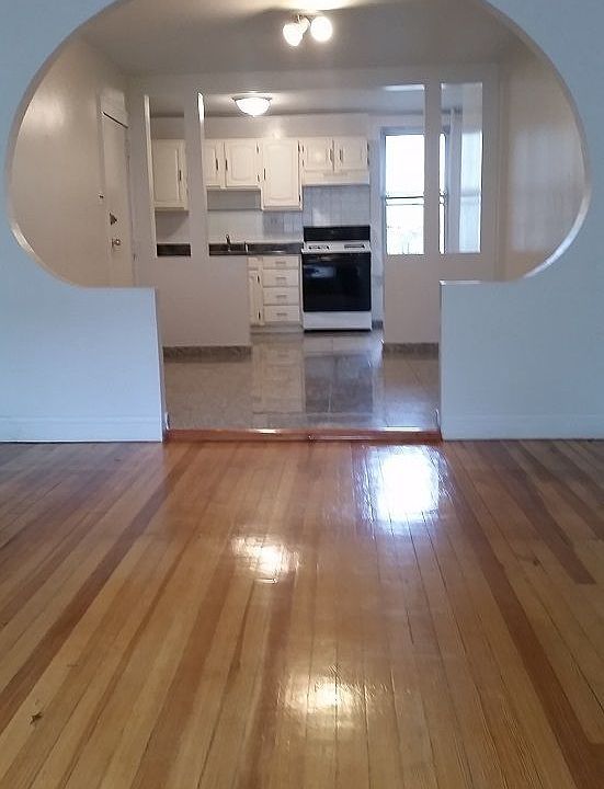 1st image of 3026 49th St APT 1N