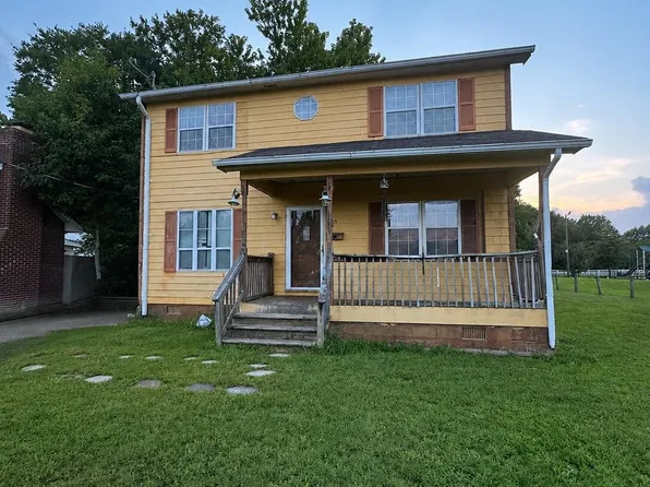 305 Mobley St, Clover, SC 29710