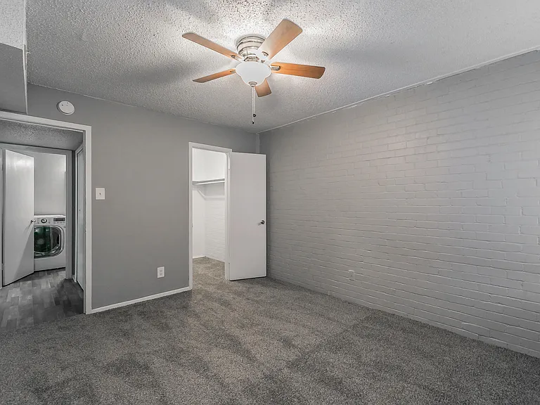 Verano Oaks Apartments — Photo 43