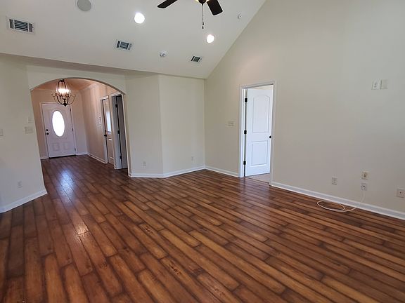 3rd image of 4020 Glen Laurel Dr N