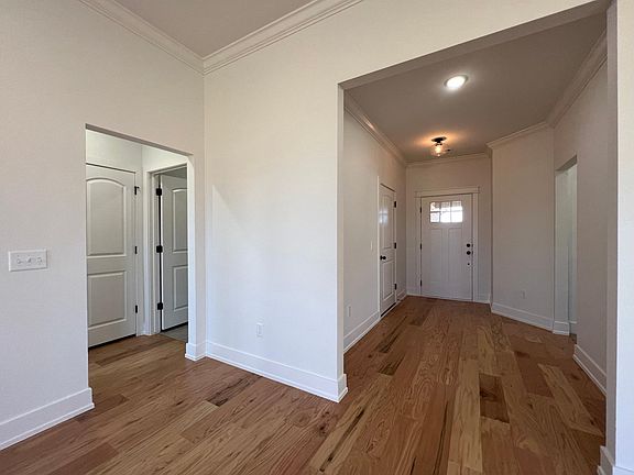 5th image of 942 Sugar Pine St