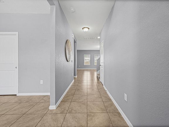 5th image of 2214 Bettylou Ln