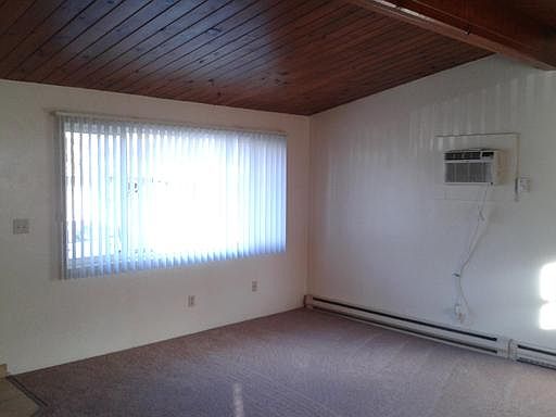 3rd image of 548 Rock St APT 6