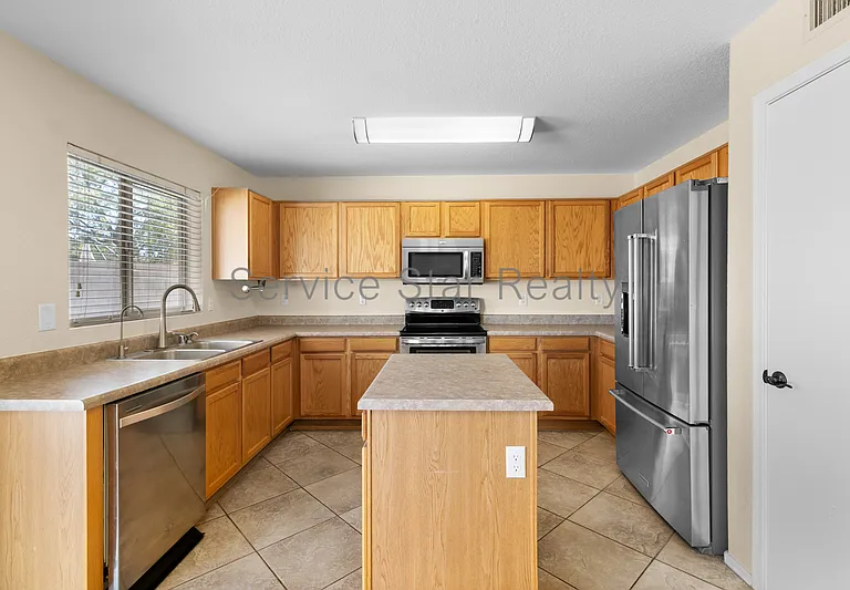 15957 W Cottonwood St — Photo 10