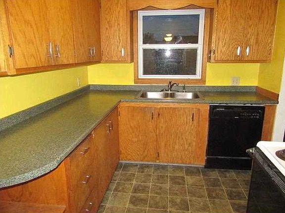 3rd image of 1734 Alderson Ave