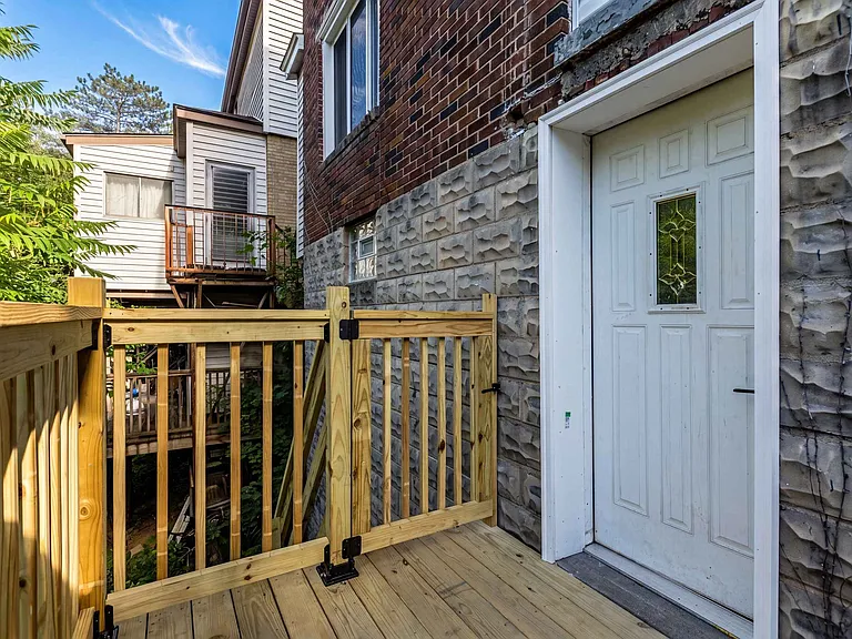 240 Ridgewood Ave — Photo 26