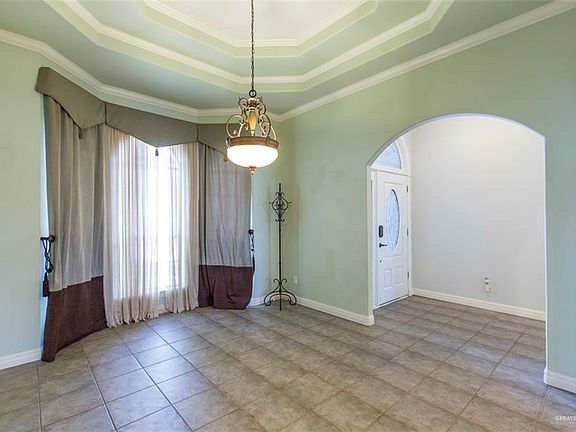 5th image of 304 Toucan Ave