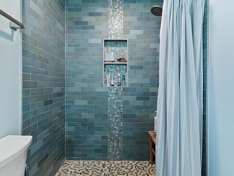 800 Bay Dr #10 — Photo 14