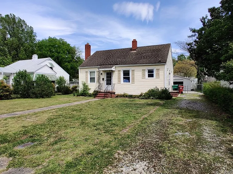 717 Floral Ave — Photo 2
