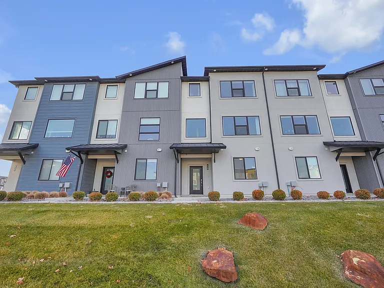 448 S Wood Stream Rd — Photo 1