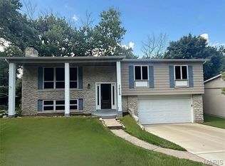 2825 Gettysburg Estates Dr, Saint Louis, MO 63129