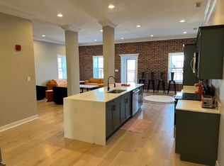 30 W 9th St, Anderson, IN 46016