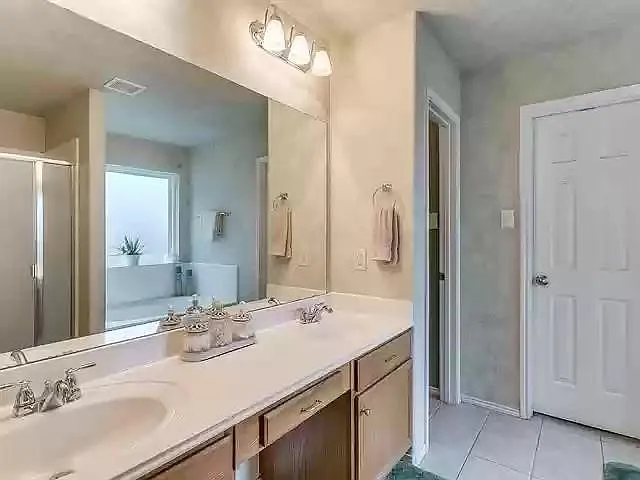 Double vanity master bath