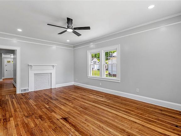 3rd image of 3111 Lucas St