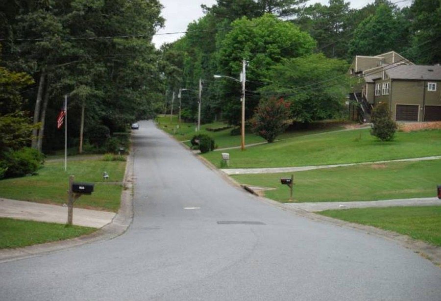 2nd image of 1763 Christie Dr NE