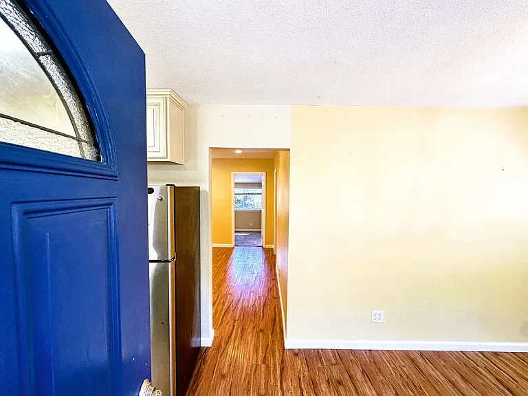 17353 Park Ave — Photo 3