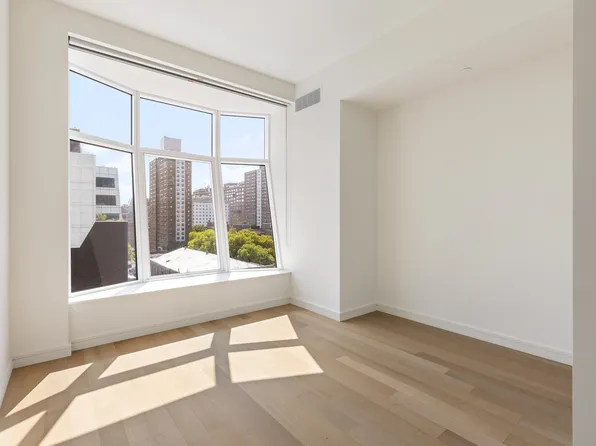 515 West 18th Street image 4 of 14