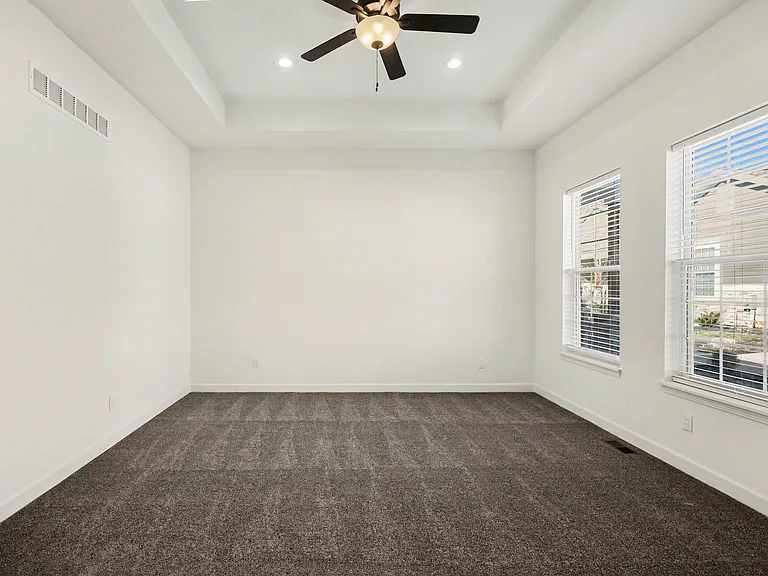 16169 Fontana St — Photo 7