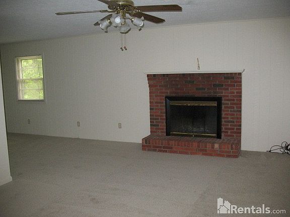 4th image of 2731 Holly Hill Dr N