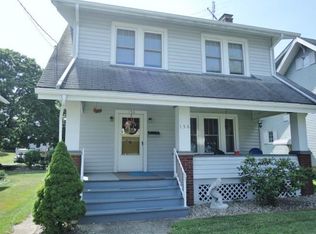 156 Edgewood Ave, Grove City, PA 16127