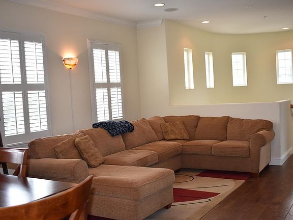 3rd image of 326 Olive Hill Dr