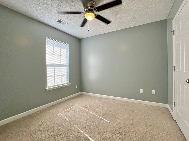 110 Auburn Cir — Photo 19
