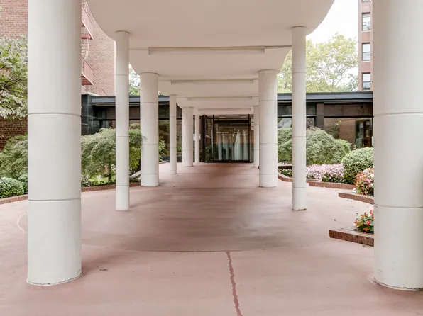 139-15 83rd Avenue image 4 of 21