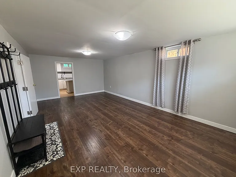 73 Roxborough Rd #LOWER — Photo 13