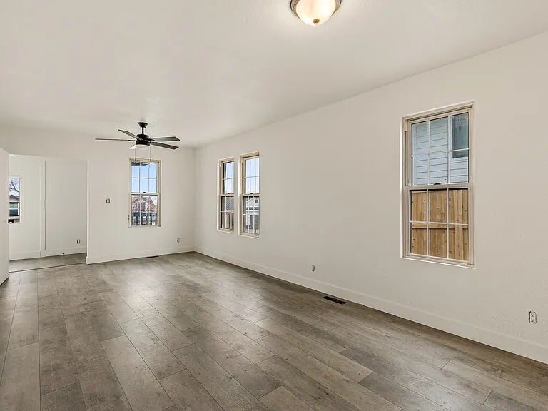114 E Sherman Ave — Photo 12