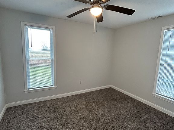 5th image of 602 Estes St