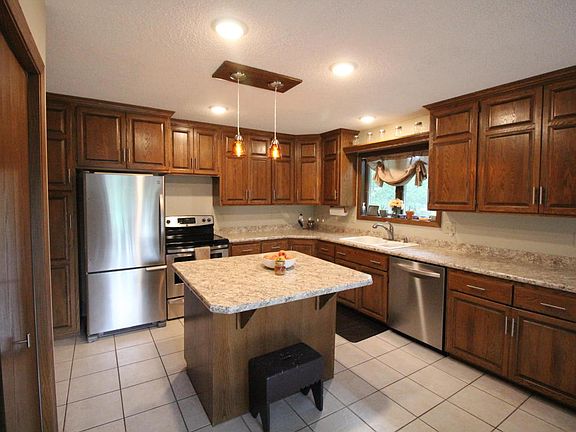 2nd image of 2817 Crestwood Dr NE