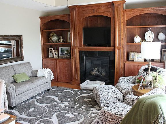 Sitting Room - Fireplace