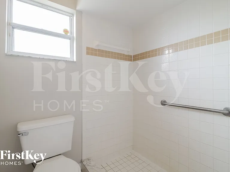 1674 Waltz St SE — Photo 9