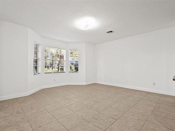 5th image of 7421 Arlington Grove Cir