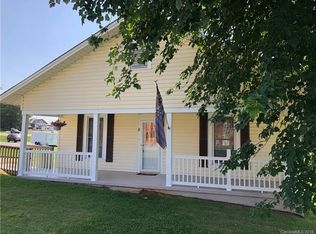 8 Lakewood Cir, Granite Falls, NC 28630