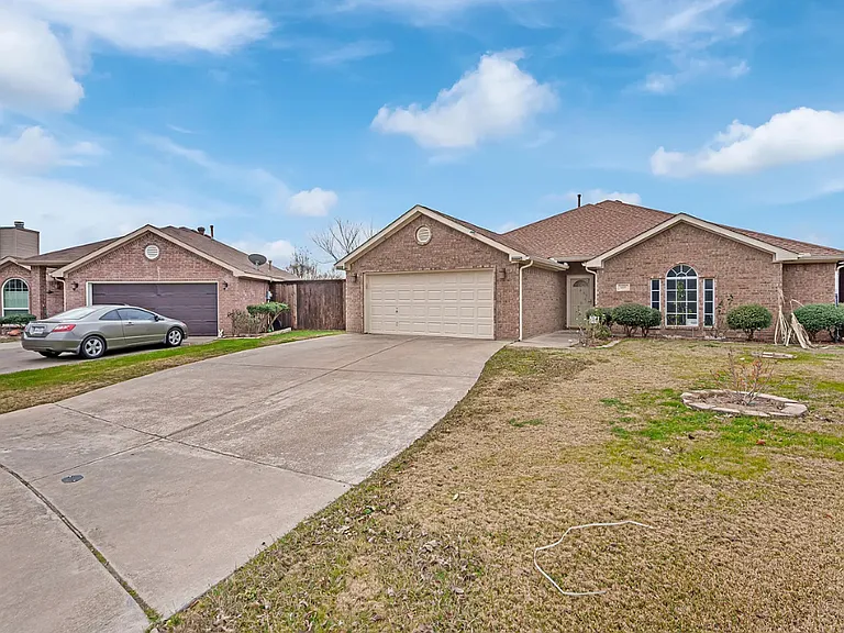 107 Loda Ct — Photo 16