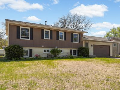 3909 81st Ave N, Brooklyn Park, MN, 55443