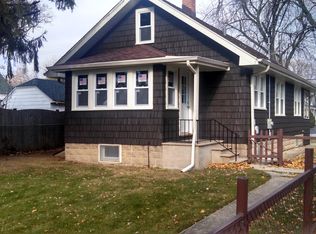 915 W Grove Ave, Waukegan, IL 60085