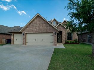 12116 SW 17th St, Yukon, OK 73099