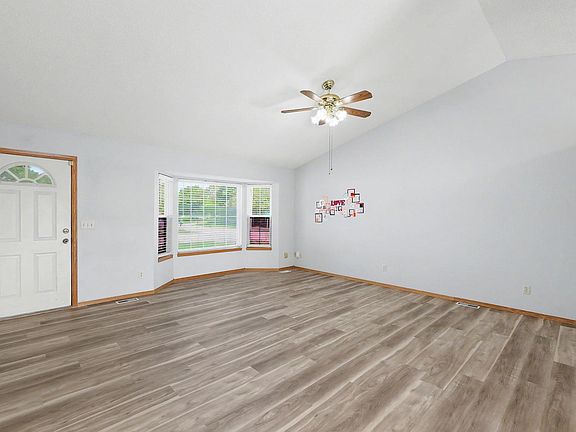 3rd image of 1920 S Leeanne Ln