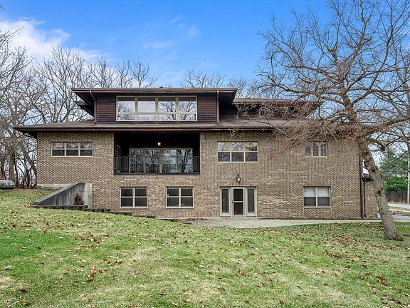 2nd image of 32981 N River Rd