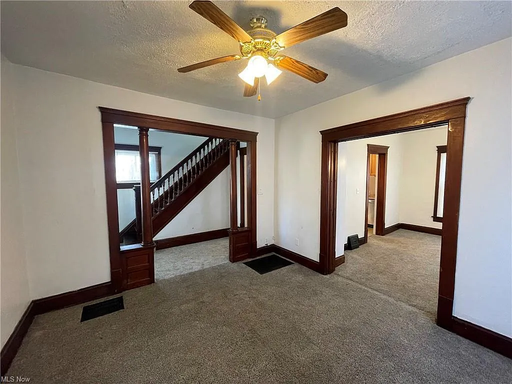 42 Paris Avenue - 1 — Photo 3