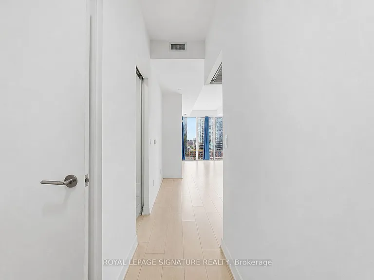 19 Western Battery Rd #1115 — Photo 2