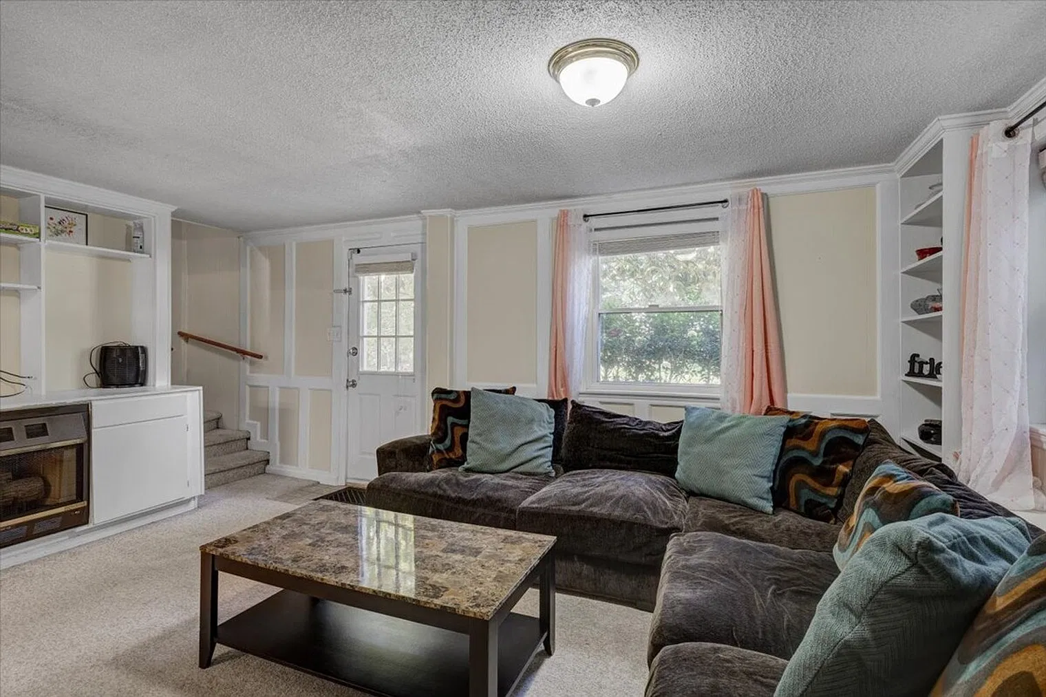 4 bed, 2.0 bath, $7,798 — Photo 1