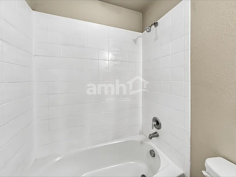 2201 Jefferson Crossing Dr — Photo 16
