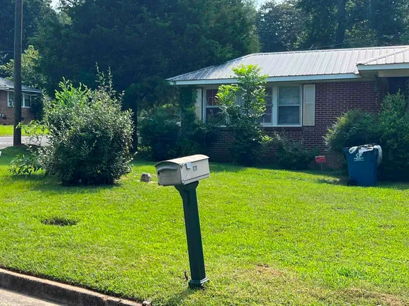 1211 Johnston Dr, Anniston, AL 36207