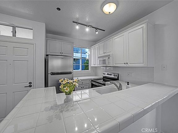 4th image of 20331 Bluffside Cir APT 307